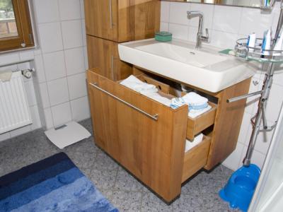 Waschtischschrank mit Auszügen